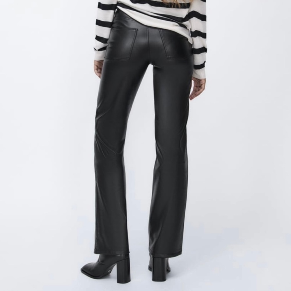 FAUX LEATHER ‘90S WIDE LEG PANTS
BLACK - REF. 2969/242 NEVER WORN